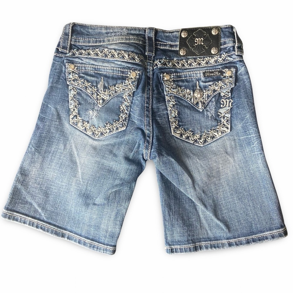 Miss Me Shorts Womens 27 Bermuda Blue Jean Denim Flap Pockets Embroidered 27